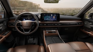 2025 Lincoln Lincoln Aviator Internal Image 2